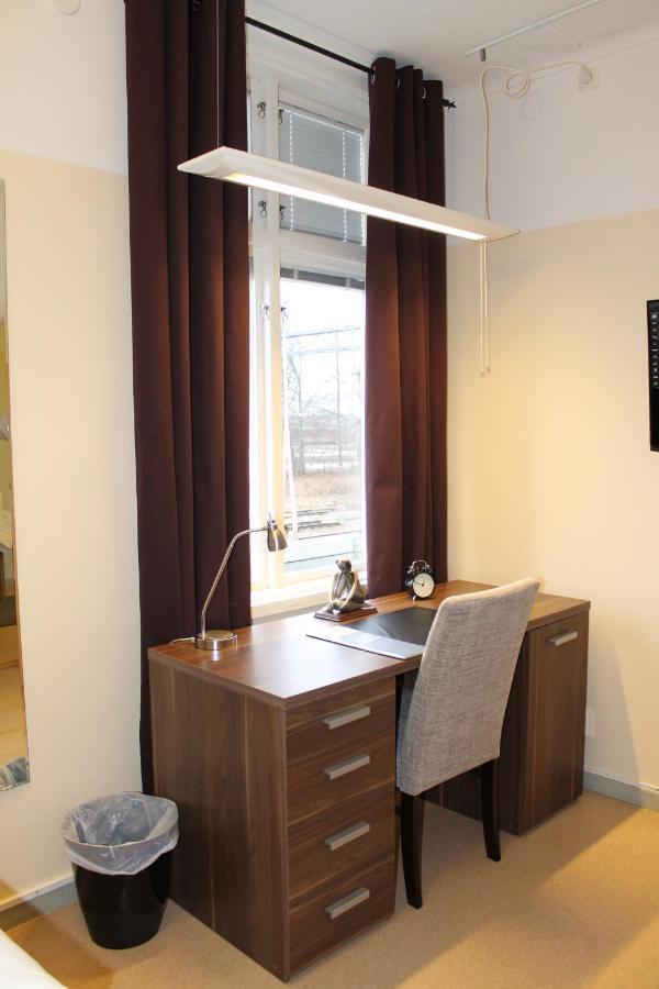Stationshusets Hotell Och Cafe Köping Cameră foto